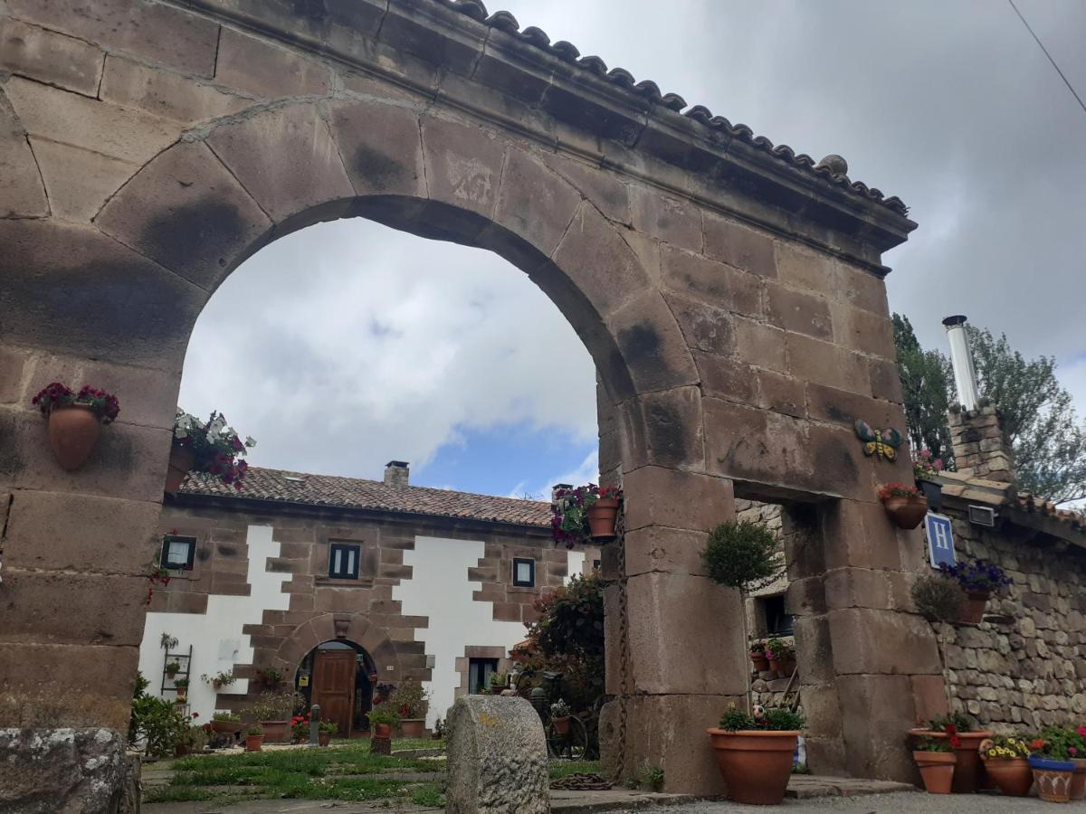 Hotel La Casona De Barrio, Alto Campoo Barrio  エクステリア 写真